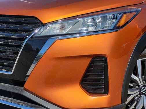 Monarch Orange Metallic/Super Black 2023 Nissan Kicks SV