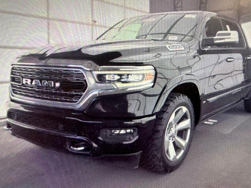 Diamond Black Crystal Pearlcoat 2021 RAM 1500 Limited