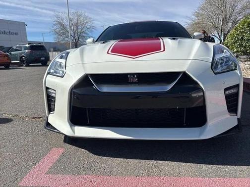 2020 Nissan GT-R Premium Dual-clutch 6-Speed Transmission