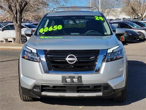2024 Nissan Pathfinder Platinum FWD