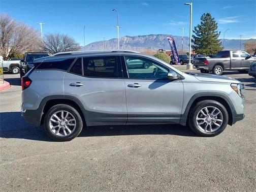 2024 GMC Terrain SLT