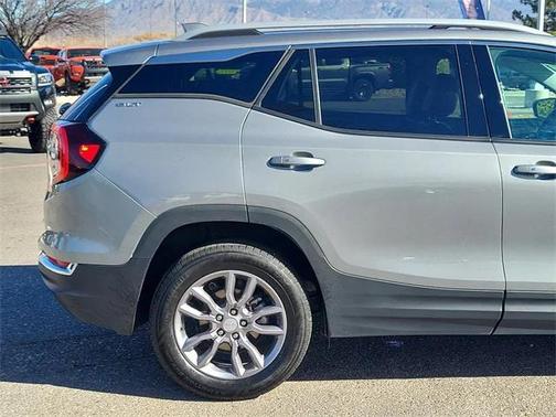 2024 GMC Terrain SLT