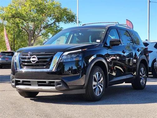 2025 Nissan Pathfinder SL 4WD