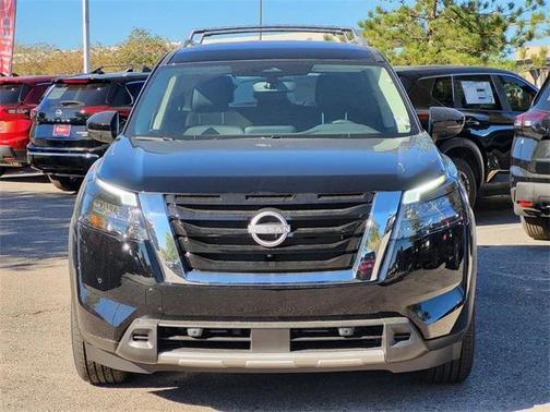 2025 Nissan Pathfinder SL 4WD