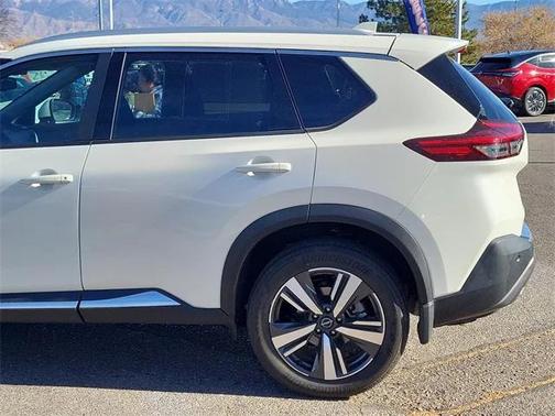 2022 Nissan Rogue SL