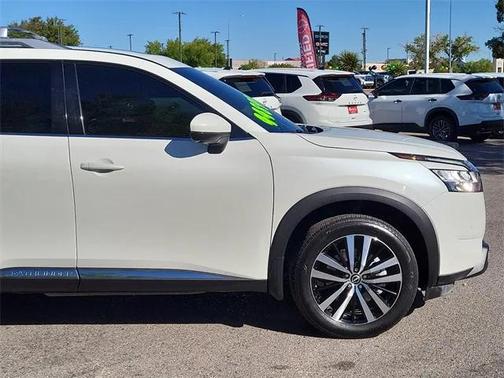 2024 Nissan Pathfinder Platinum 4WD