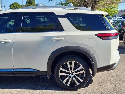 2024 Nissan Pathfinder Platinum 4WD