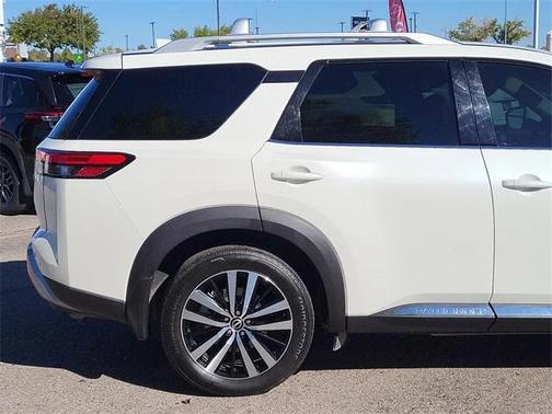 2024 Nissan Pathfinder Platinum 4WD