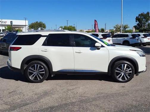 2024 Nissan Pathfinder Platinum 4WD