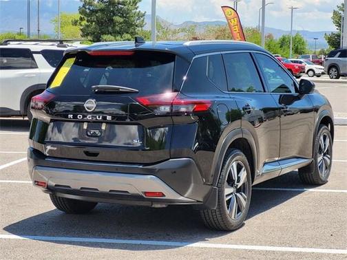 2022 Nissan Rogue SL