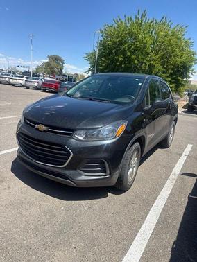 Mosaic Black Metallic 2022 Chevrolet Trax LS