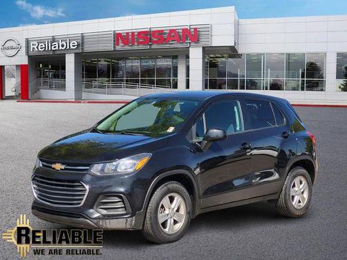 Mosaic Black Metallic 2022 Chevrolet Trax LS
