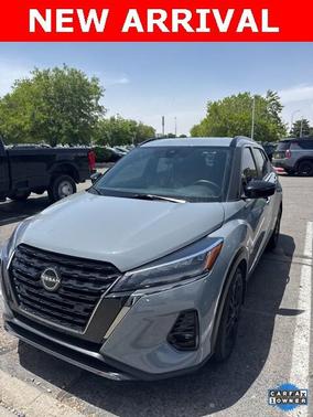 2022 Nissan Kicks SR