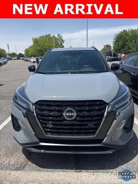2022 Nissan Kicks SR