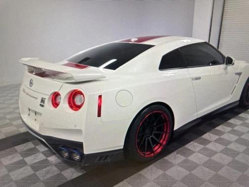 2020 Nissan GT-R Premium Dual-clutch 6-Speed Transmission