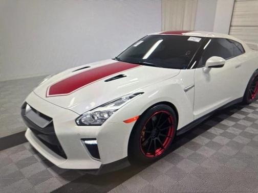 2020 Nissan GT-R Premium Dual-clutch 6-Speed Transmission