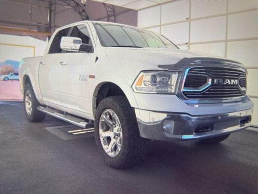 Bright White Clearcoat 2016 RAM 1500 Laramie