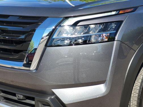 2024 Nissan Pathfinder Platinum FWD