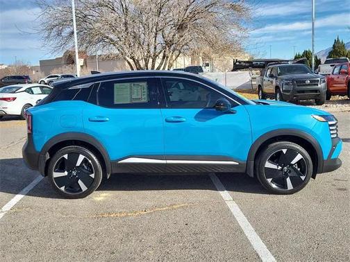 2025 Nissan Kicks SR