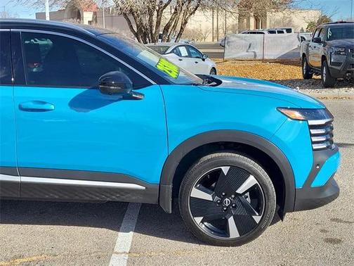 2025 Nissan Kicks SR