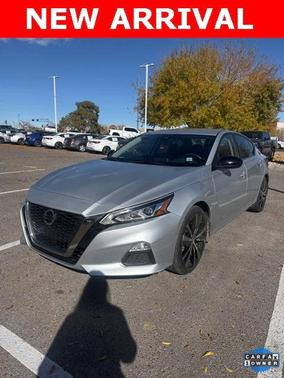 2022 Nissan Altima SR FWD