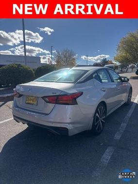 2022 Nissan Altima SR FWD