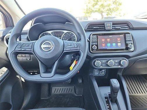 Super Black 2025 Nissan Versa 1.6 S