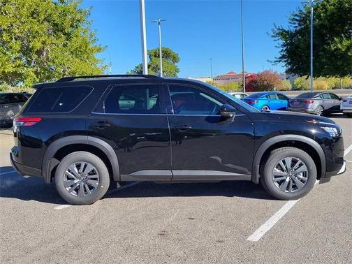 2025 Nissan Pathfinder SV 4WD