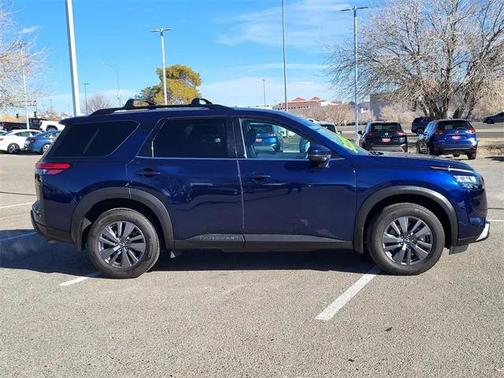 2024 Nissan Pathfinder SV FWD