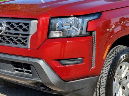 Cardinal Red Metallic Tricoat 2024 Nissan Frontier SV