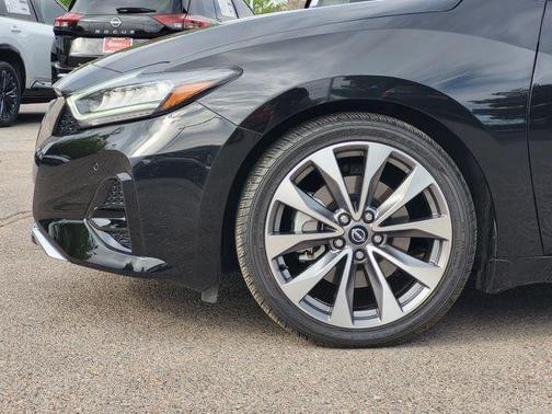 Super Black 2023 Nissan Maxima 3.5 Platinum