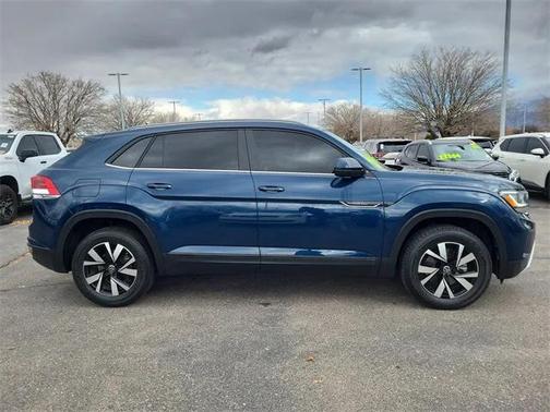 2022 Volkswagen Atlas Cross Sport 2.0T SE