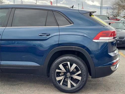 2022 Volkswagen Atlas Cross Sport 2.0T SE