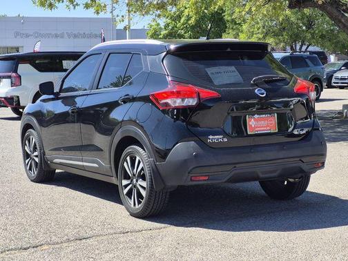 Super Black 2020 Nissan Kicks SR