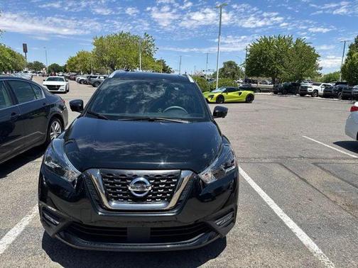 Super Black 2020 Nissan Kicks SR