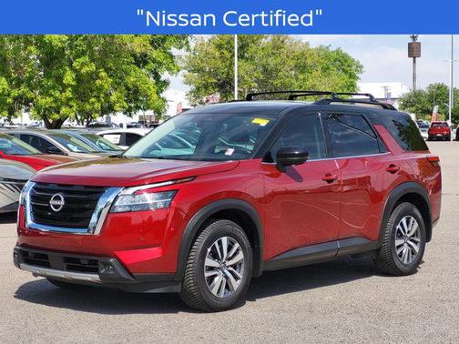 Scarlet Ember Tintcoat/Super Black 2024 Nissan Pathfinder SL 4WD