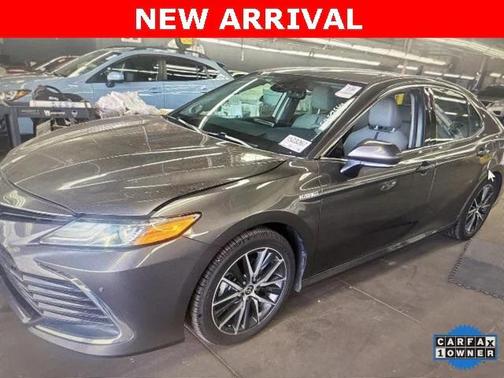 2021 Toyota Camry Hybrid XLE
