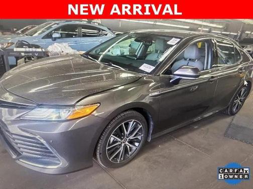 2021 Toyota Camry Hybrid XLE