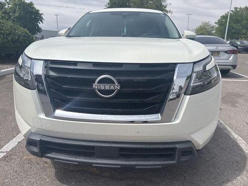 Pearl White Tricoat 2022 Nissan Pathfinder SV 2WD