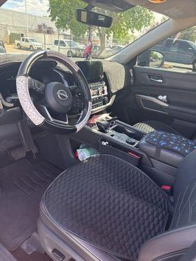 Solid Gray/Super Black 2024 Nissan Pathfinder Platinum 4WD