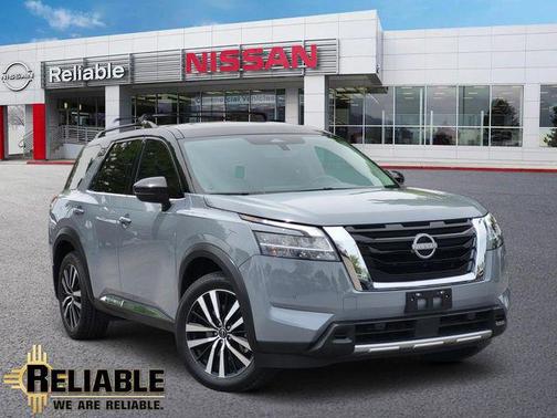 Solid Gray/Super Black 2024 Nissan Pathfinder Platinum 4WD