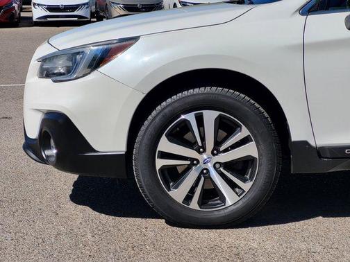 Crystal White Pearl 2019 Subaru Outback 2.5i Limited