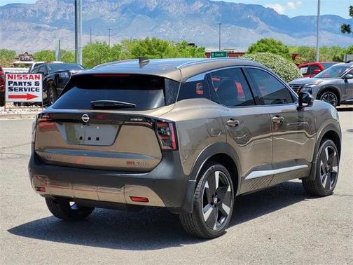 2025 Nissan Kicks SR