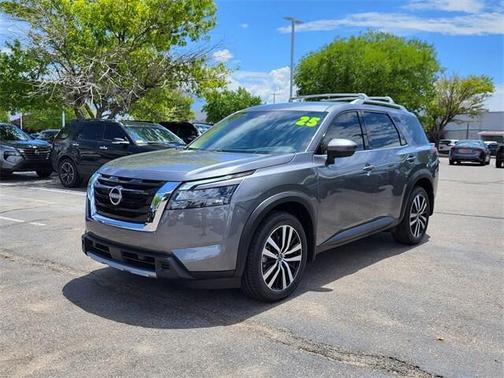 2025 Nissan Pathfinder SL 4WD