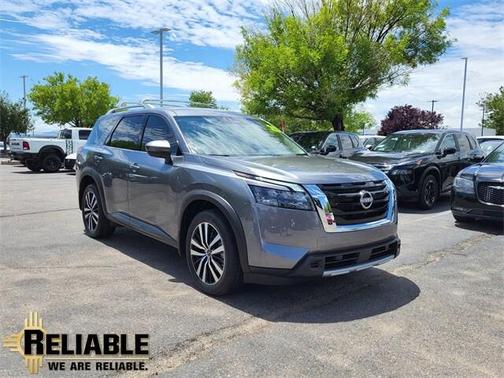 2025 Nissan Pathfinder SL 4WD