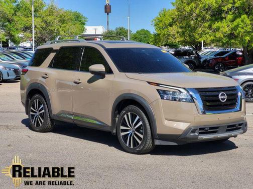 2023 Nissan Pathfinder Platinum FWD
