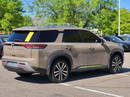 2023 Nissan Pathfinder Platinum FWD