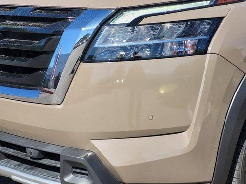 2023 Nissan Pathfinder Platinum FWD