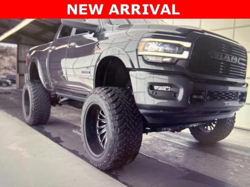 2020 RAM 2500 Laramie Crew Cab 4X4 6'4' Box