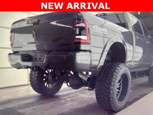 2020 RAM 2500 Laramie Crew Cab 4X4 6'4' Box